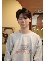 エディ(Edy)&nbsp;メンズセンターパートコンマバングカルマヘア韓国ヘア眉毛カット