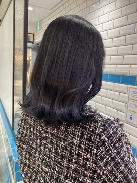 ルームバイシー 新宿(Loom. by Sea) 韓国好き女子必見暗髪艶ブルーブラック