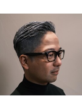 クランク(CRANK) ソフトモヒカン×ツーブロックのミックススタイル