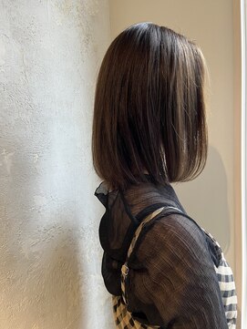 エディ(eddie) 【eddie】透明感グレージュボブ