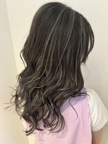 シェーン 仙台駅広瀬通店(schon)&nbsp;ハイライト×グレー