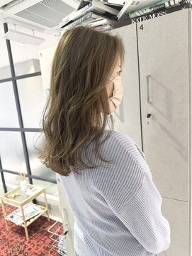 ヨーク(YOKE) 【 YOKE 】20代30代ロングレイヤー小顔バンググレージュ