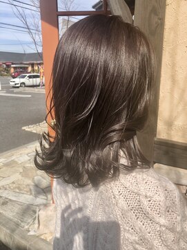 リル(LiL) アッシュベージュ×透け感とつや感