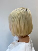 フツーロ 栄(FUTURO) ブロンドスタイル