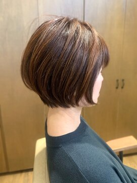 ヘアー ドレッサー パワードール(Hair Dresser) 50代、ふんわり丸みボブ