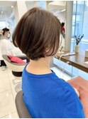 明るめ大人カラーの前髪なしショートボブ
