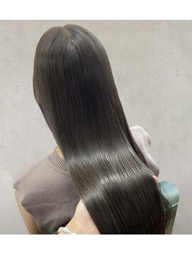 ユキオ ダル(Yukio Dal) 20代30代40代髪質改善トリートメント艶感ストレート透明感