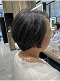 後頭部の丸み◎大人女性のショートスタイル、