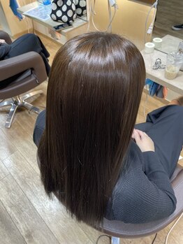 スマイルピュア(Smile pure)の写真/あなただけの美しいストレートヘアを実現！大人女性のためのカジュアルサロンで、リラックスした時間を！