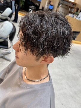 ウェイビーエフティフィフス 横浜西口(WAVEY ft.fifth) 横浜ツイストスパイラルパーマセンターパート強めマッシュ30代◆