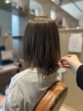 クーレ ビオトープ(+ CURE biotope) くびれボブの白髪ぼかし
