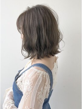 リュドール 可児店(Rue D'or) 透けるカラーの大人ボブ