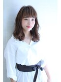 ネイビーカラーの大人かわいいブランジュ小顔くびれセミディ