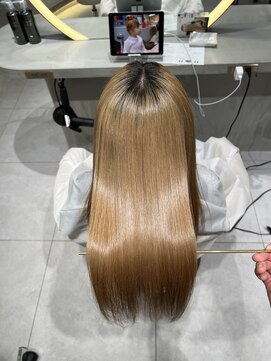 ロンドメリア 天神大名店(Lond Melia) ★グレージュカラー斜めバングデザインカラーシルキー ベージュ