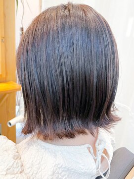 タイズ(ties) 20代30代40代髪質改善カラーショコラアッシュ艶感外はねボブ