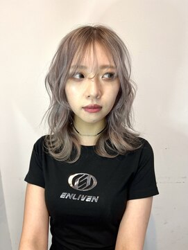 ノエ(Noe) ラベンダーアッシュ艶感ミディモテ髪ボブウルフ愛され