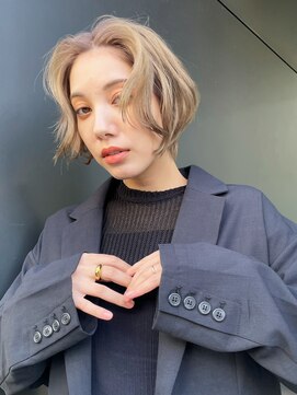 トルネード(TORNADO) 外国人風ショート ベージュ ハンサムショート カーテンバングt28