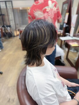 ハピネス 王寺店(Happiness) 中性ヘア ウルフカット センターパート 中性ウルフ ハイライト