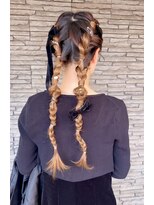 ハイバレーヘアーメゾン(HIGH VALLEY HAIRMAISON)&nbsp;編み下ろしツインリボンアレンジお呼ばれヘアセット