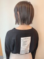 ステアケース ギンザセブン(stair:case ginza7)&nbsp;外ハネボブ　簡単スタイリング　グレージュインナーカラー