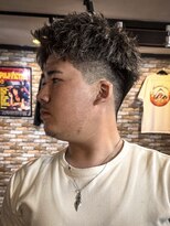 グラッドマンズカットクラブ 立川(GLADMAN'S CUT CLUB) ホワイトハイライトメッシュアップバングツイストパーマ