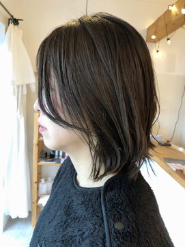 サニー(SUNNY) 切りっぱなし前下がりボブ