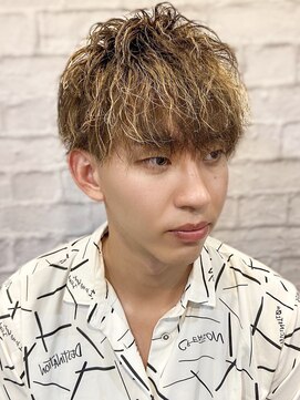 銀座マツナガ 新宿野村ビル店 ツーブロック刈り上げ×ルーズツイスト