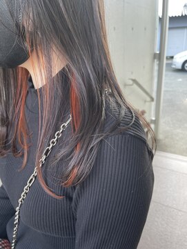 アチーブ ヘア デザイン(achieve hair design) 黒髪暗髪+暖色系レッドオレンジインナーカラー ツヤ髪ロング