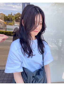 シンス(Since) ダークヴァイオレットカラー と 風なびく セミロングデザイン