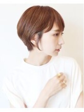 アイ(I.) 【 Ｉ. 】30代からの襟足すっきり前下がりショートボブ　川口