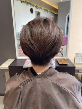 ヘアーアンドビューティーショップ エボルティー(hair&beauty shop EvoLuty) ショートボブ
