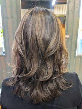 ジョカーレ(giocare) セミロングレイヤー