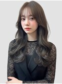 ロング　レイヤーカット　シースルーバング　アッシュカラー