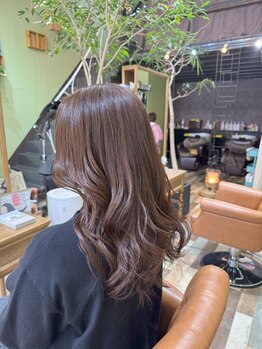 顔周りのカットで印象が変わる！こだわりのカット技術で、あなたの魅力を引き出す、理想のスタイルを実現！