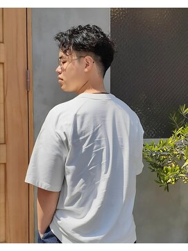 ピーロ(piilo) 渋く清潔感のある大人スパイラルパーマ◯