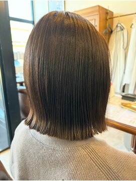 ハグヴィアン(HUG BIEN) 切りっぱなし×オリーブカラー