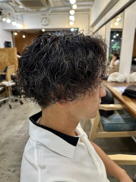 ファルベ(Farbe) フェザー/サーフカール/センターパート/波巻きツイスパ