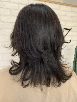 ブリッツ(Hair space BRitZ)の写真/40代からの大人女性へ!グレイカラーで髪を整え、ボリュームやパサつきをケアして艶めく髪へ♪