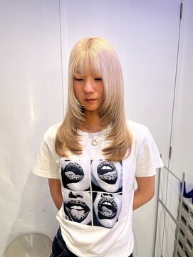 カシェル トウキョウ(Cashel Tokyo) レイヤーカットとハイトーンが可愛い