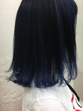 ブルーフェーセス 表参道(blue faces) 『bluefaces』 ネオンブルー×切りっぱなしロングボブ