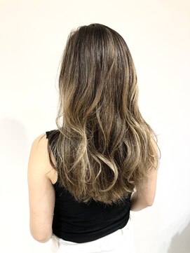 アマンドール(Aman D'or) オンブレ秋の外国人風ハイライトグラデーション