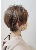 襟足が浮きやすい人でもまとまる くびれショート