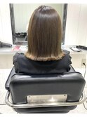 切りっぱなしボブ×オリーブアッシュ