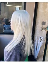 モニカ 原宿店(MONIQA)&nbsp;ホワイトカラー