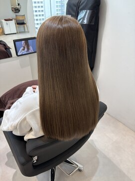 エミュスト(Emuest) ○髪質改善　縮毛矯正　酸性ストレート　韓国　トリートメント