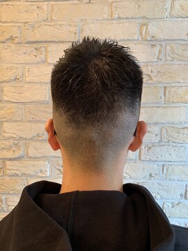 グラッドバーバードットエビス 恵比寿(GLAD BARBER. EBISU) サーフカール/スパイキーショート/ブルーブラック[恵比寿]