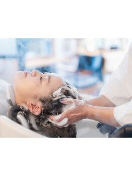 【ハイレベル×ハイクオリティな技術を体験】日常の疲れを癒す、人気のヘッドスパで、贅沢な時間を体験♪