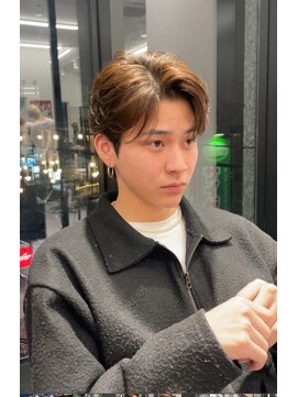 オーシャントーキョーオーバー 渋谷(OCEAN TOKYO OVER) 韓国マッシュセンターパートツーブロックフェザーパーマシャドウ