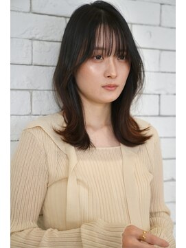 イル 天神西通り店(ill) 20代30代ボブ/ミディアムレイヤー/グレージュ/透明感/天神/大名