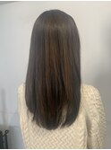 ロングスタイル☆透明感のあるアッシュグレージュでさらさらに！
